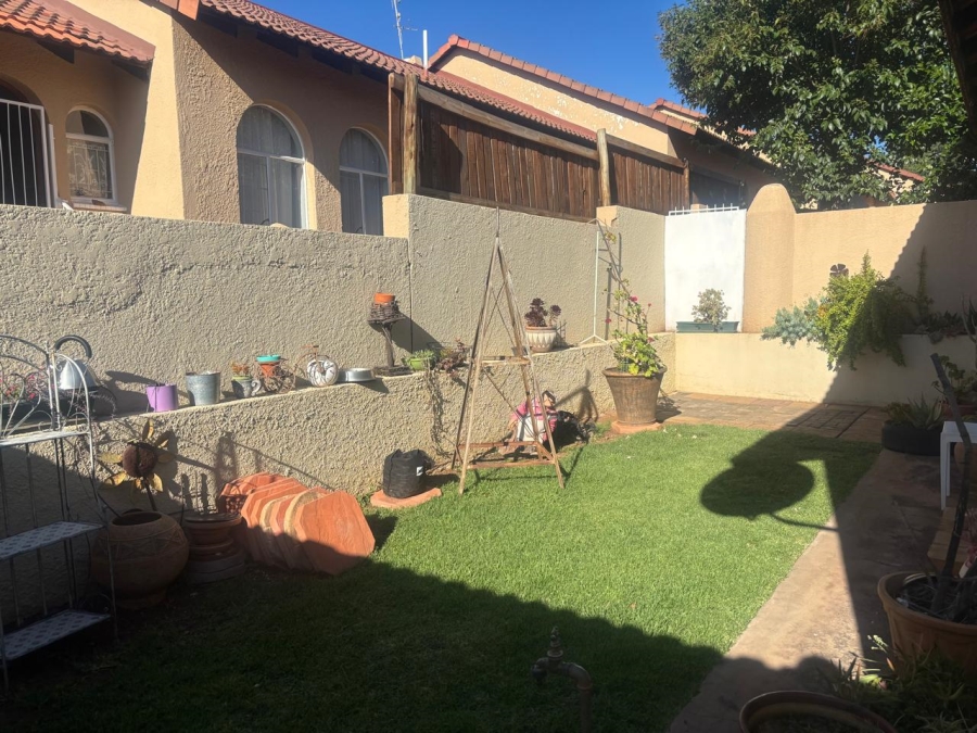 2 Bedroom Property for Sale in Heuwelsig Free State